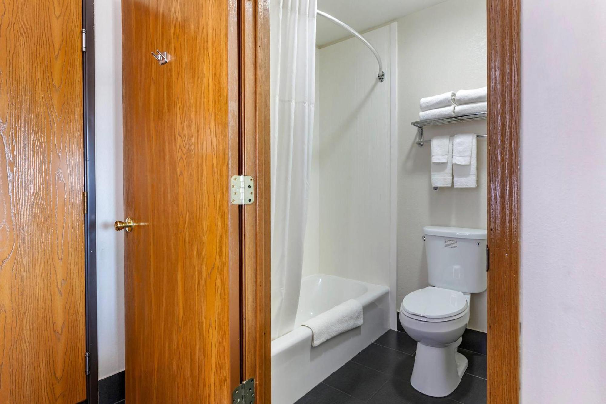 Quality Inn New London Esterno foto